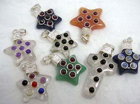 Beaded lapis gemstone pendant in 925. sterling silver plated, randomly picked by our workers