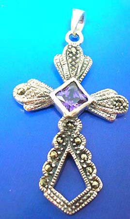  sterling silver pendant with around cubic zirconia